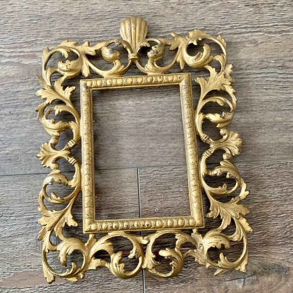 vintage victorian ornate brass picture frame 8/12” - Picture 10 of 11